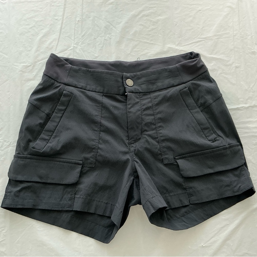 Athleta Trekkie Cargo Shorts Ladies Size 4  Gray Utility Multi-Pocket